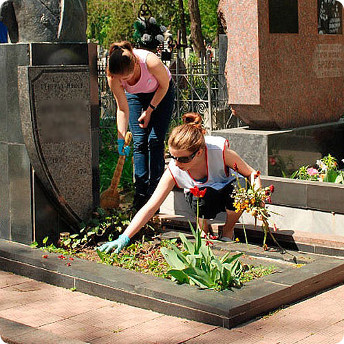 Благоустройство могил | Прополка участка захоронения