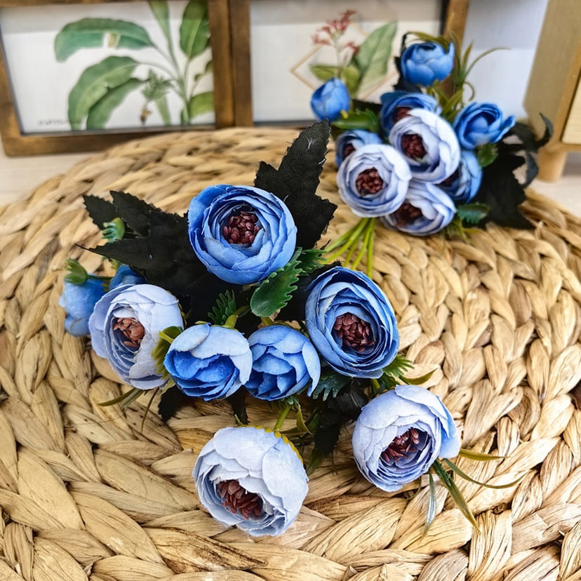 Искусственные цветы в Калуге | Цветы искусственные «Камелии», голубые, букет