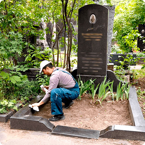 Благоустройство могил | Уход за захоронением в летнее время